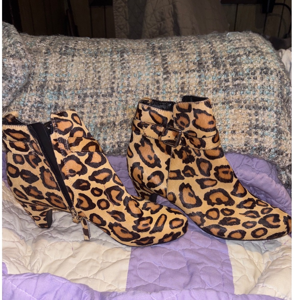 Sam Edelman Leopard Print Calf Hair Ankle Booties Kitten Heel Size 8